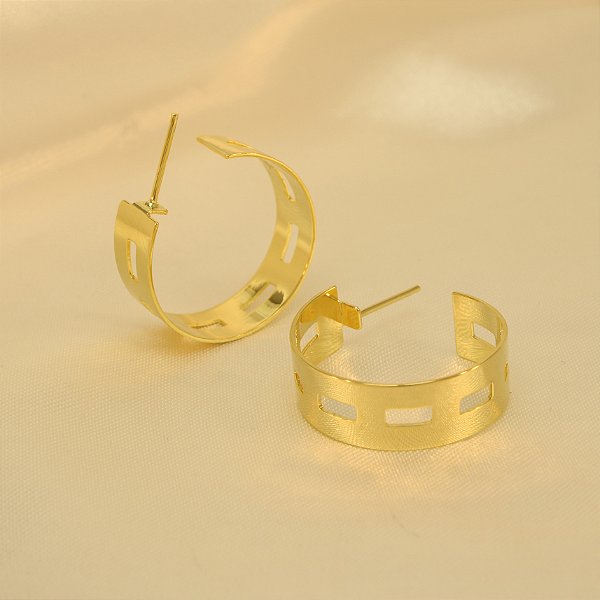 Brinco Argola com Design Vazado Folheado a Ouro 18k