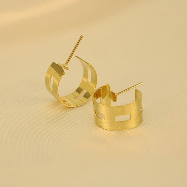 Brinco Argola com Design Vazado Banhado a Ouro 18k
