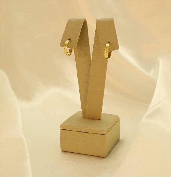 Brinco Argola com Design Trabalhado Folheado a Ouro 18k