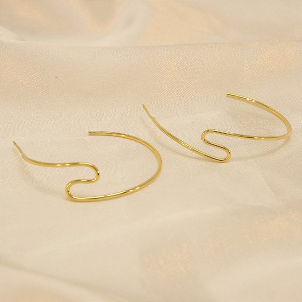 Brinco Aro Ondulado Folheado a Ouro 18k