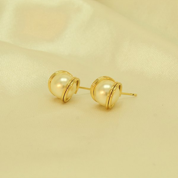 Brinco com Design de Pérola Folheado a Ouro 18k