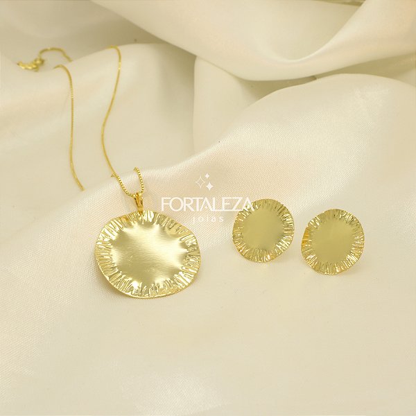 Conjunto com Design Martelado Banhado a Ouro 18k