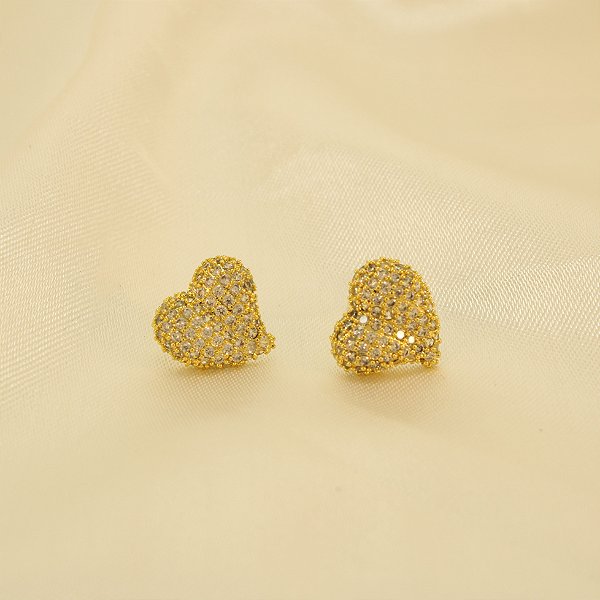 Brinco de Coração Cravejado Folheado a Ouro 18k