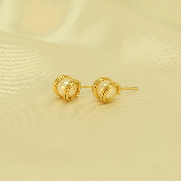 Brinco com Design de Pérola Folheado a Ouro 18k