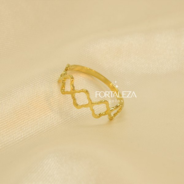 Anel com Design de Trevo Banhado a Ouro 18k