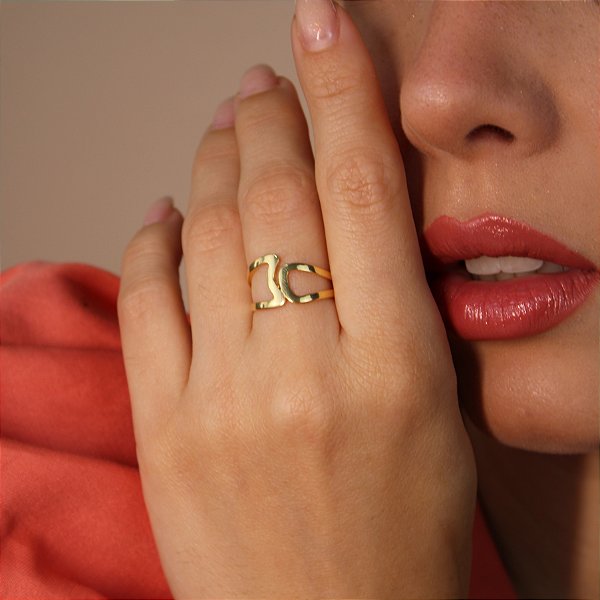 Anel com Design Vazado Banhado a Ouro 18k