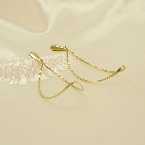 Brinco com Design Vazado Banhado a Ouro 18k