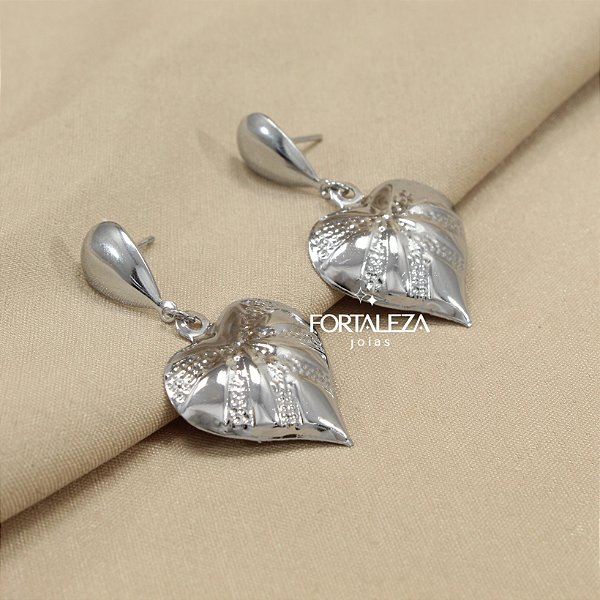 Brinco de Coração Banhado a Ouro Branco