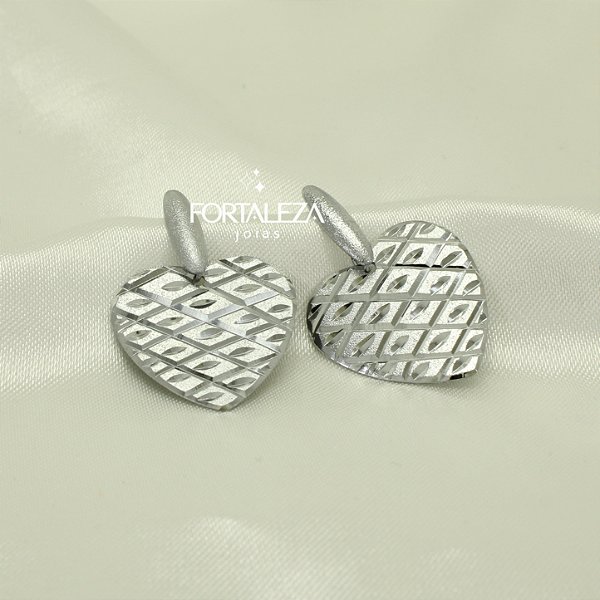 Brinco de Coração Diamantado Banhado a Ouro Branco