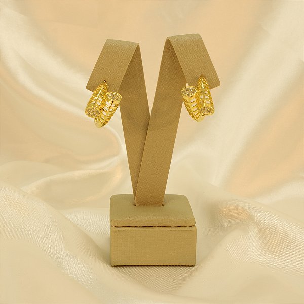 Brinco Cravejado e Vazado Banhado a Ouro 18k