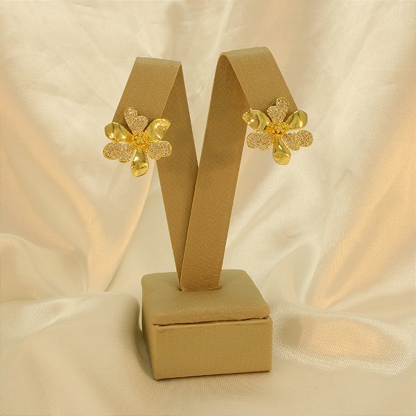Brinco de Flor com Design Cravejado Banhado a Ouro 18k