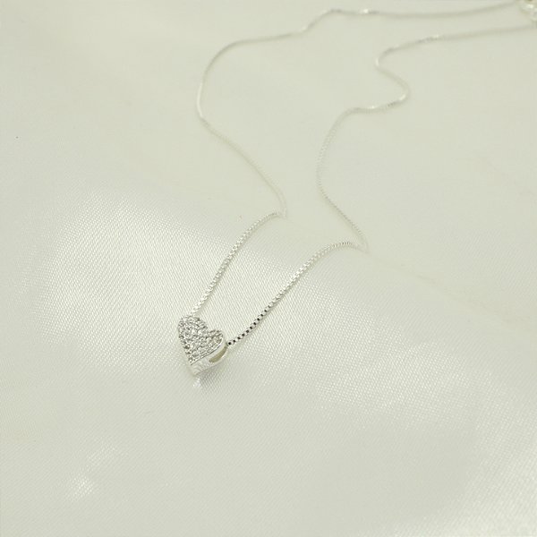 Gargantilha de Coração Cravejado em Zircônia Banhado a Prata