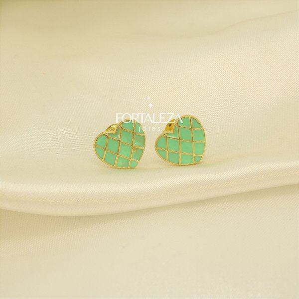 Brinco de Coração Resinado Banhado a Ouro 18k