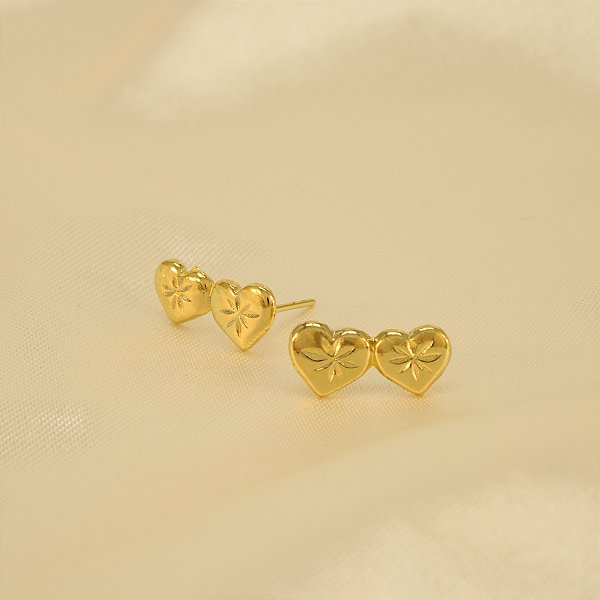Brinco de Corações com Detalhe Diamantado Banhado a Ouro 18k