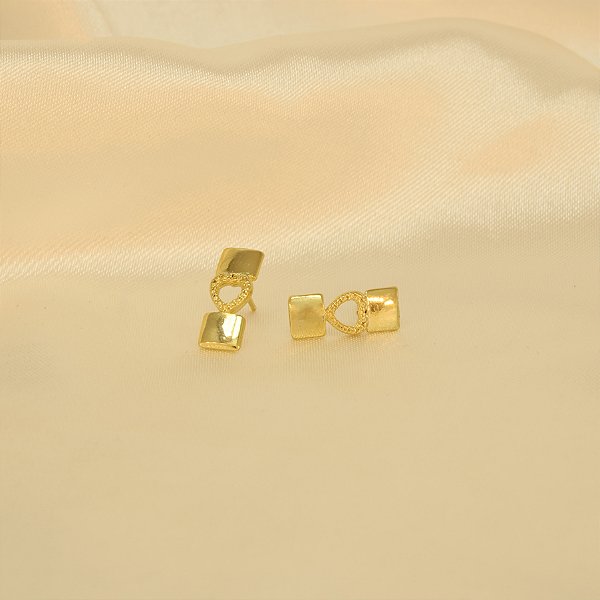 Brinco com Design de Coração Banhado a Ouro 18k