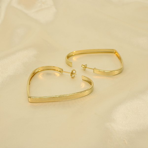 Brinco Argola com Design de Coração Banhado a Ouro 18k