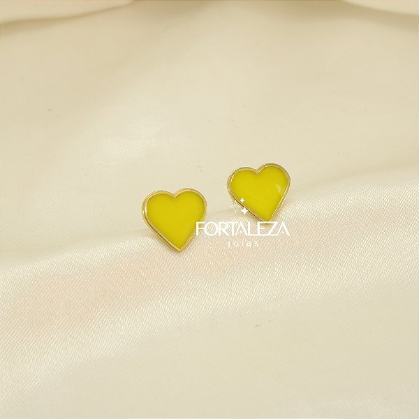 Brinco de Coração Resinado Banhado a Ouro 18k
