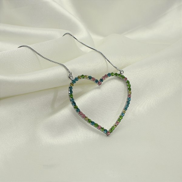 Gargantilha de Coração Cravejado Banhado a Ouro Branco