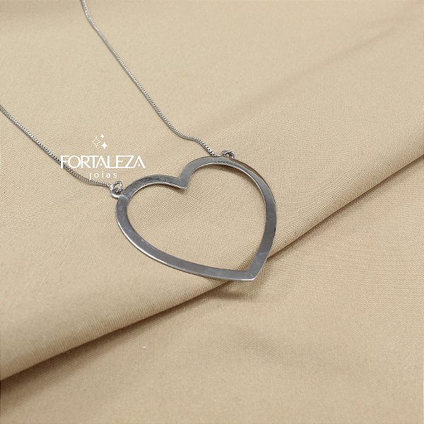 Gargantilha de Coração Vazado Banhado a Ouro Branco