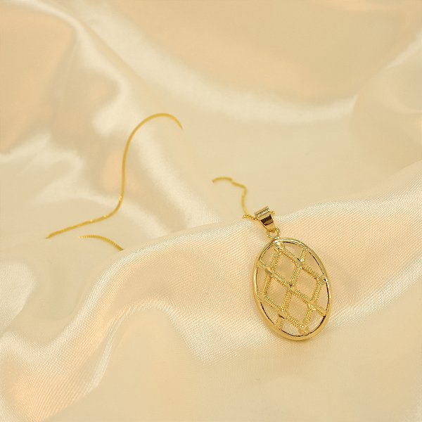 Gargantilha Oval Trabalhada e Banhada a Ouro 18k