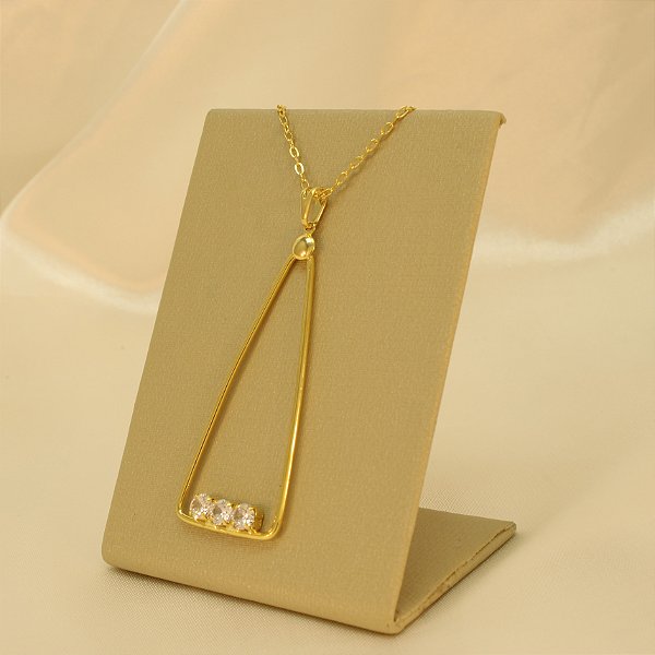 Gargantilha com Pingente Triângulo Banhado a Ouro 18k