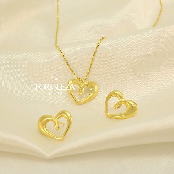 Conjunto de Coração Vazado Banhado a Ouro 18k