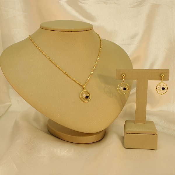 Conjunto Trabalhado e Banhado a Ouro 18k