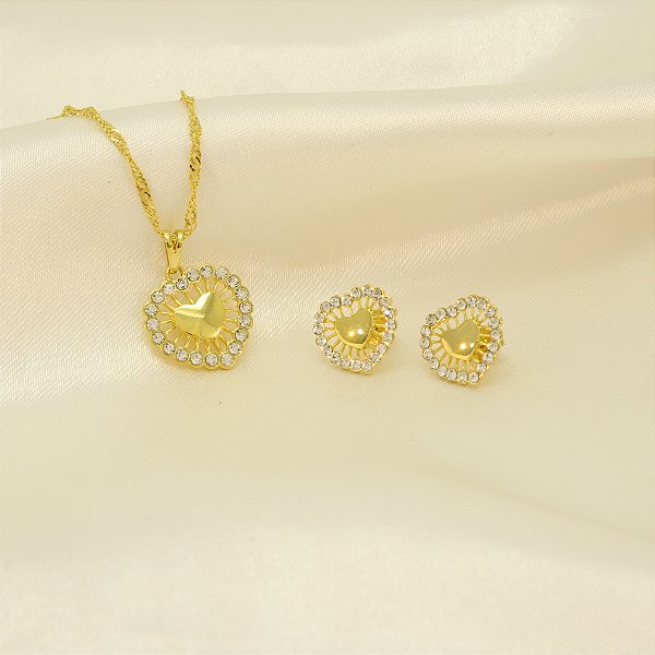 Conjunto de Coração Cravejado em Zircônia Banhado a Ouro 18k