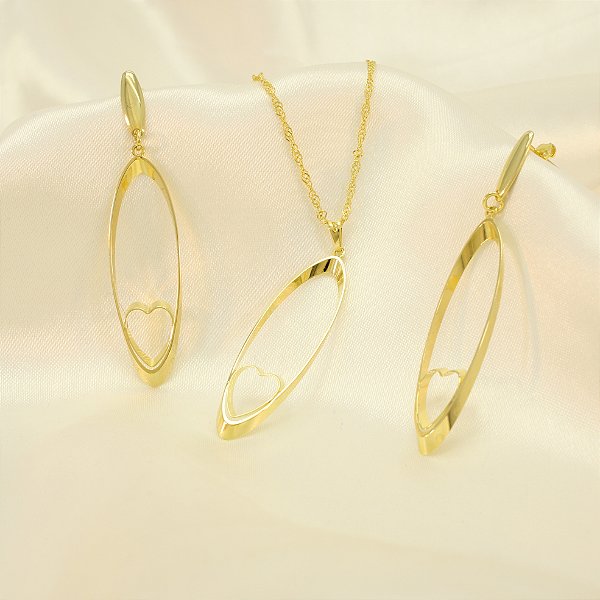 Conjunto Oval com Coração Vazado Banhado a Ouro 18k