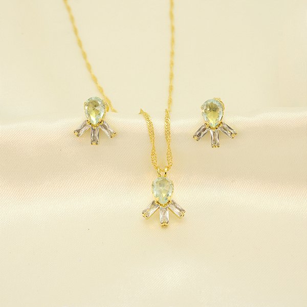 Conjunto Trabalhado em Zircônias Banhado a Ouro 18k