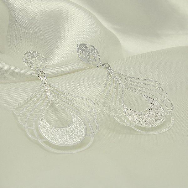 Brinco Trabalhado e Banhado em Prata 925