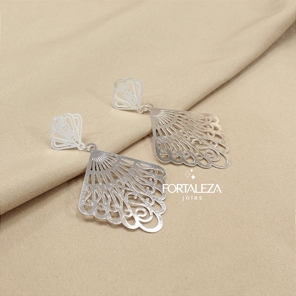 Brinco Trabalhado e Banhado em Prata 925