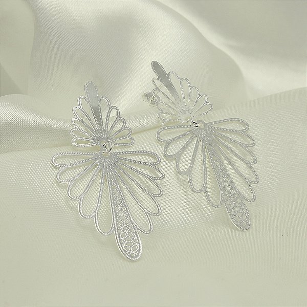 Brinco Trabalhado e Banhado em Prata 925