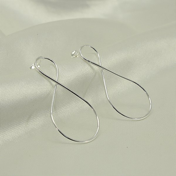 Brinco com Design Cruzado Banhado a Prata 925