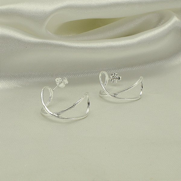 Brinco Argola com Design Cruzado Banhado a Prata 925