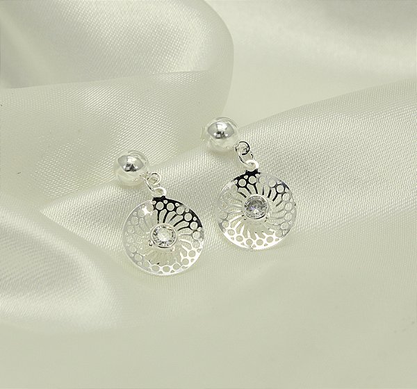 Brinco com Detalhe em Zircônia Cristal Banhado a Prata 925