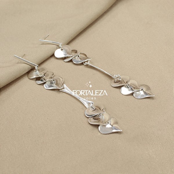 Brinco com Cascata de Corações Banhado a Prata 925