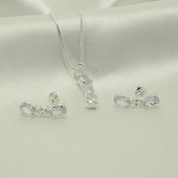 Conjunto Cravejado em Zircônia Cristal Banhado a Prata