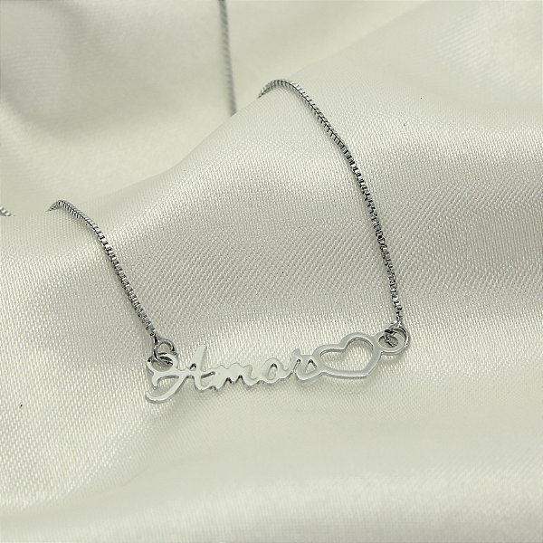 Gargantilha Escrito Amor e Coração Banhado a Ouro Branco