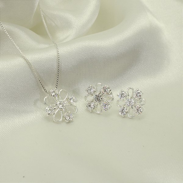 Conjunto de Flor com Zircônia Banhado a Prata