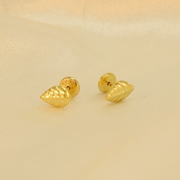 Brinco com Design de Folha Banhado a Ouro 18k