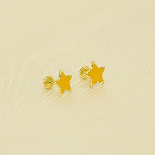 Brinco de Estrela Resinado e Banhado a Ouro 18k