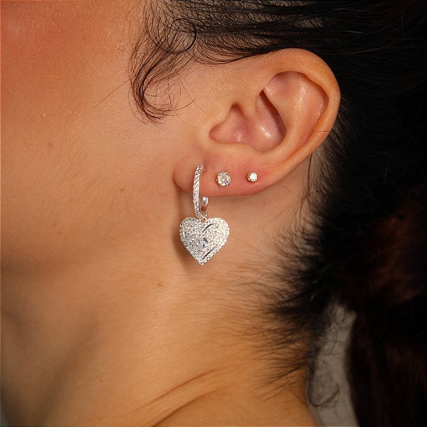 Brinco Coração Cravejado em Zircônia Banhado a Prata 925