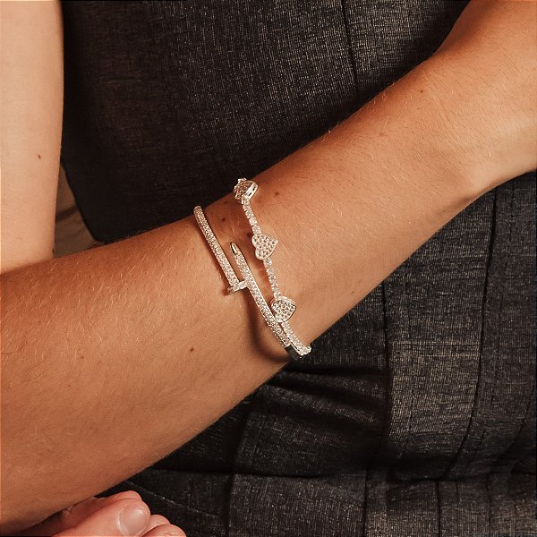 Pulseira com Corações Cravejados Banhado a Prata 925