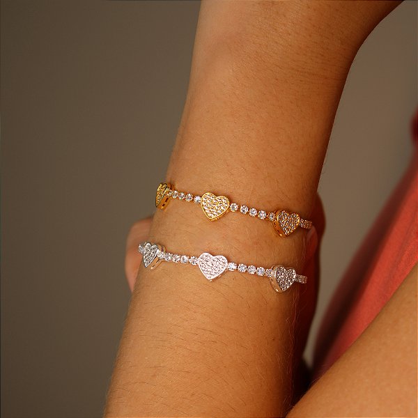 Pulseira com Corações Cravejados Banhado a Ouro 18k