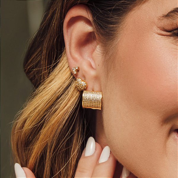 Brinco Argola Larga Cravejado em Zircônia Banhado a Ouro 18k