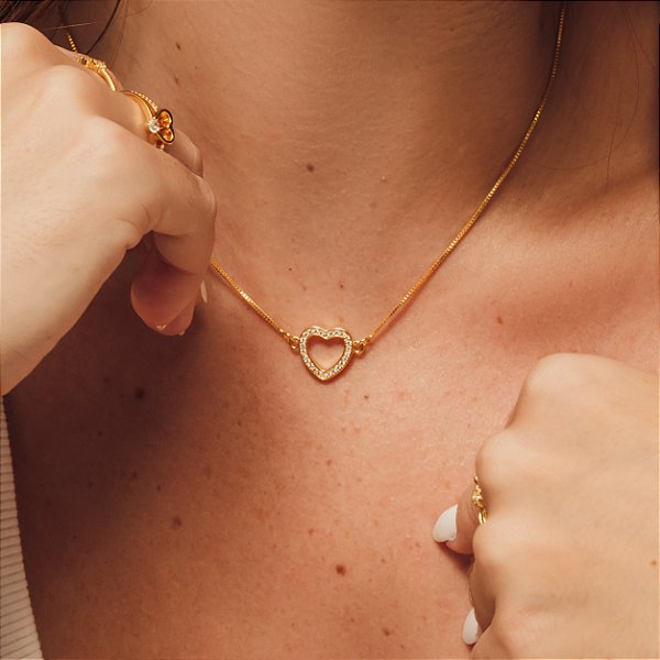 Gargantilha com Coração Cravejado e Banhado a Ouro 18k