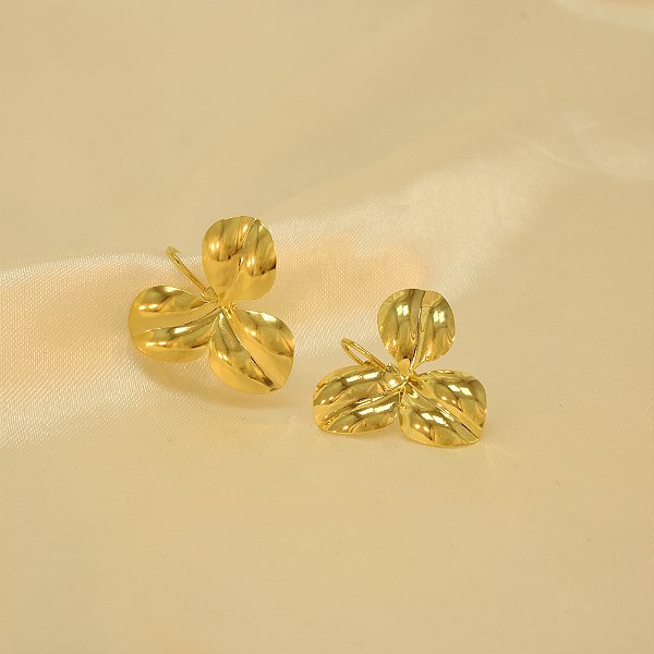 Brinco Trevo de Três Folhas Banhado a Ouro 18k