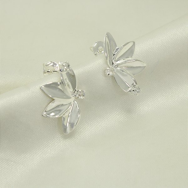 Brinco de Folhas com Detalhe em Zircônia Banhado a Prata 925