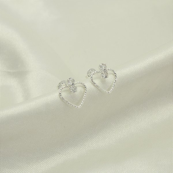 Brinco Coração com Detalhe em Zircônia Banhado a Prata 925